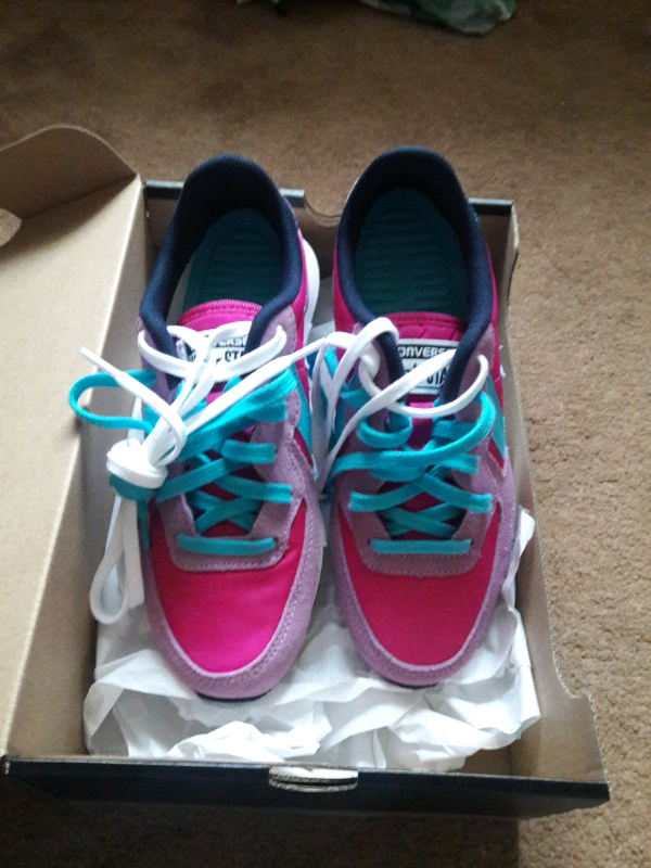 converse thunderbolt trainers